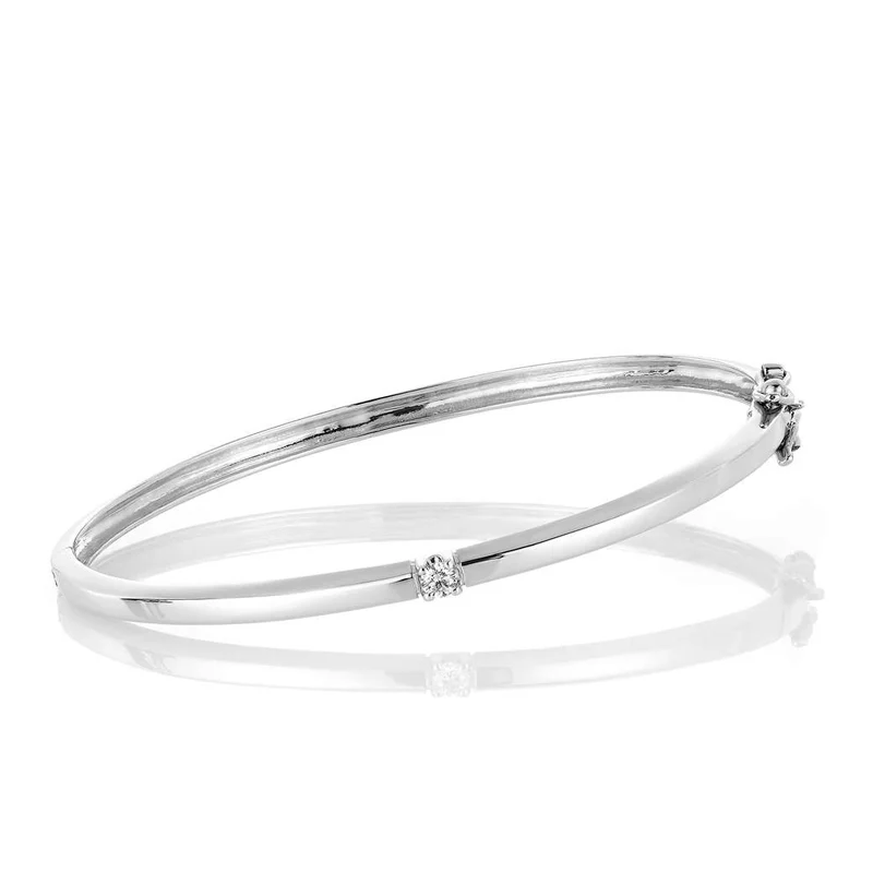 Armring i hvitt gull med diamant 0,03ct Wsi